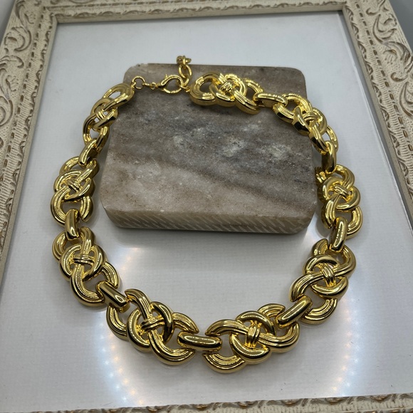 Givenchy Jewelry - 1DAY SALE Unsigned Givenchy Vintage Gold Tone Hinged Choker Necklace 18”